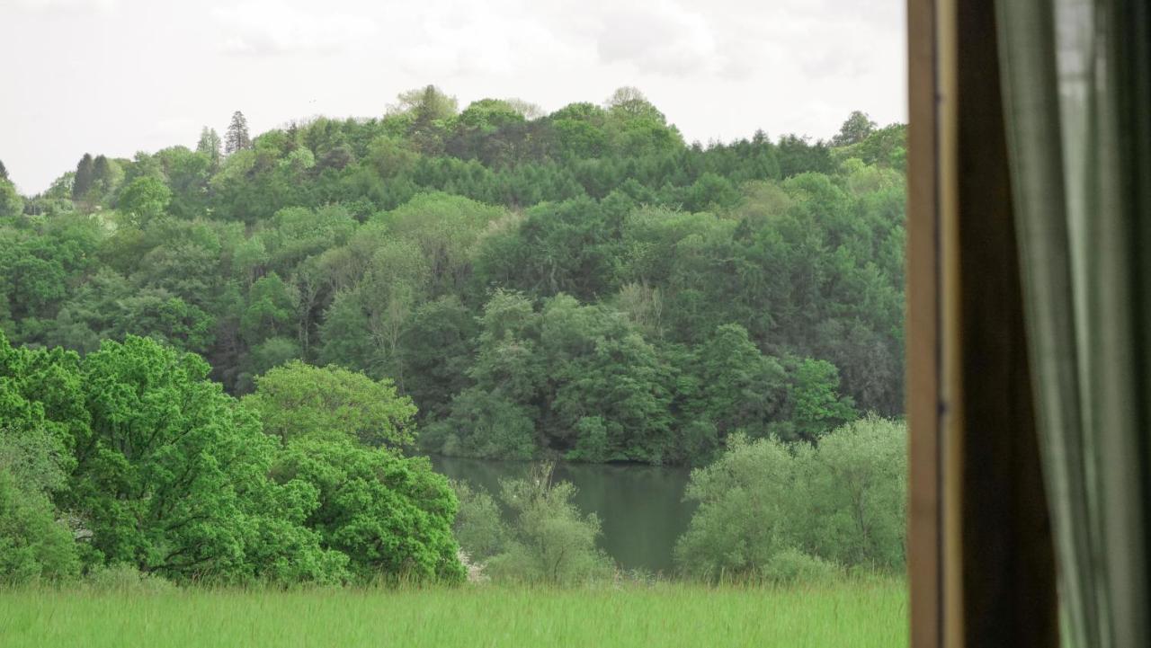 Quirky Vintage Horsebox Conversion With Stunning Views Of Ardingly Reservoir 발콤 외부 사진